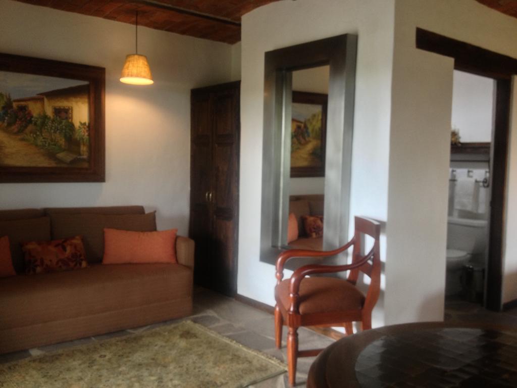 Hotel Villa Cassis Tapalpa Szoba fotó